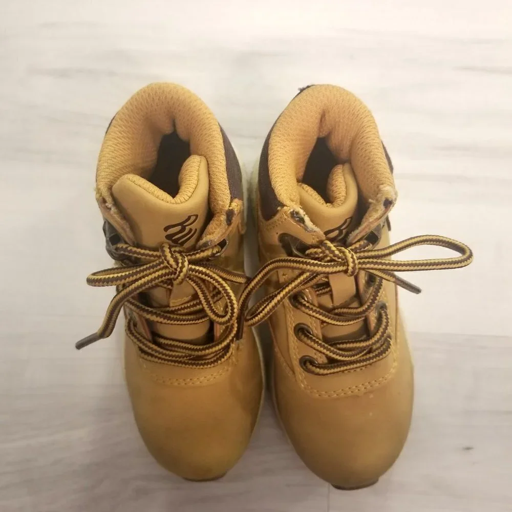 RU RocaWear Boys Ronny Faux Leather Boots Size 9
